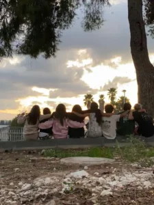 Une photo du Kibboutz Karmia prise à 6h30 le 7 octobre 2023